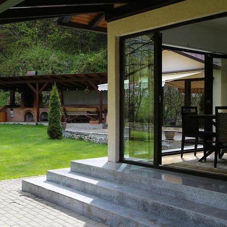 Pensiunea Tudor Breaza Екстериор снимка